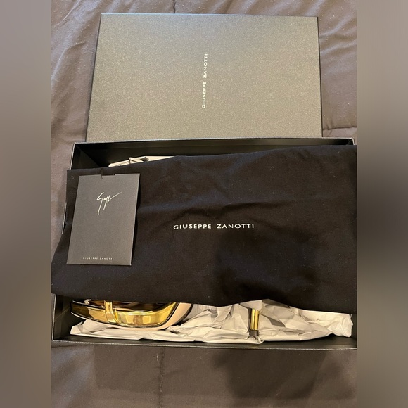 Giuseppe Darsey heels in gold size 39 - Picture 7 of 8